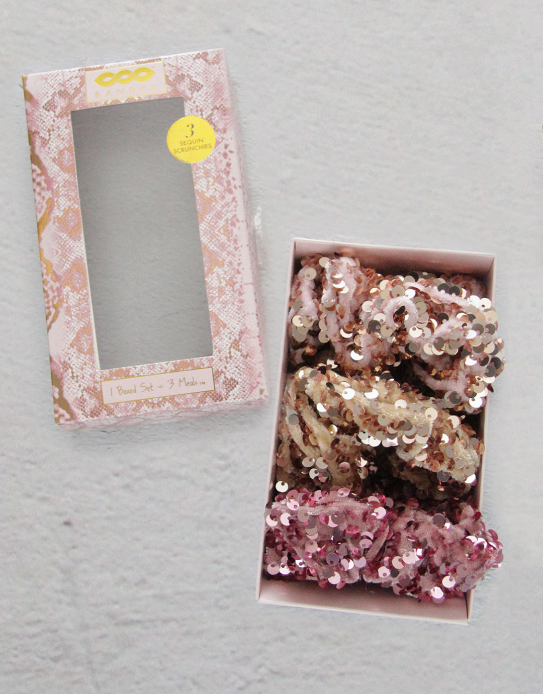 SEQUIN SCRUNCHIE ROSE