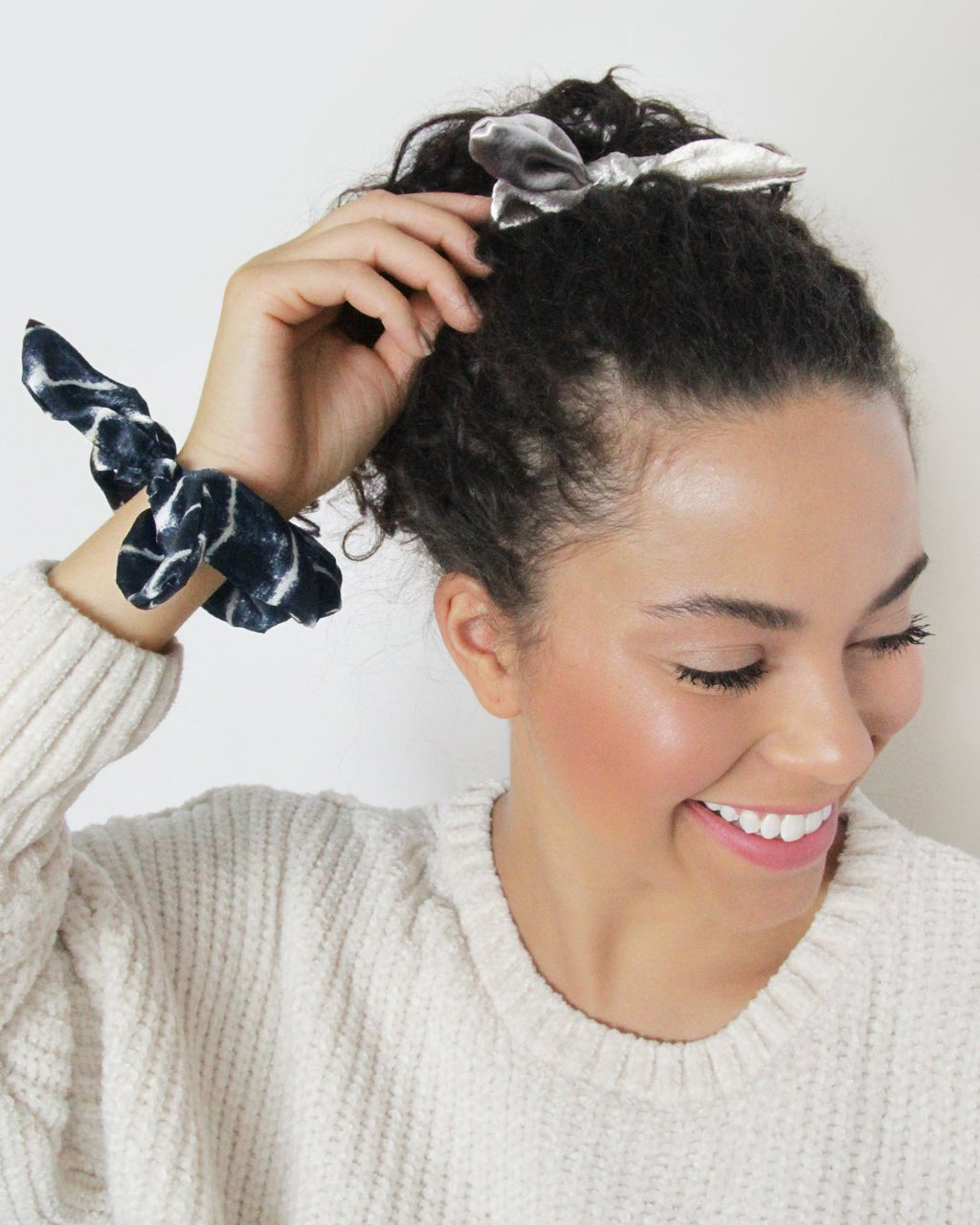 2 Pack Luxe Bow Scrunchies